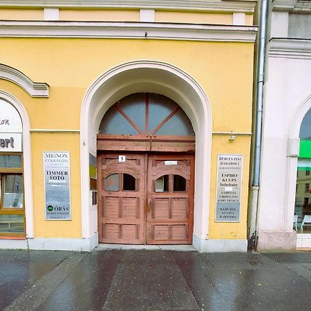 Central Gallery Apartment Debrecen Exteriör bild