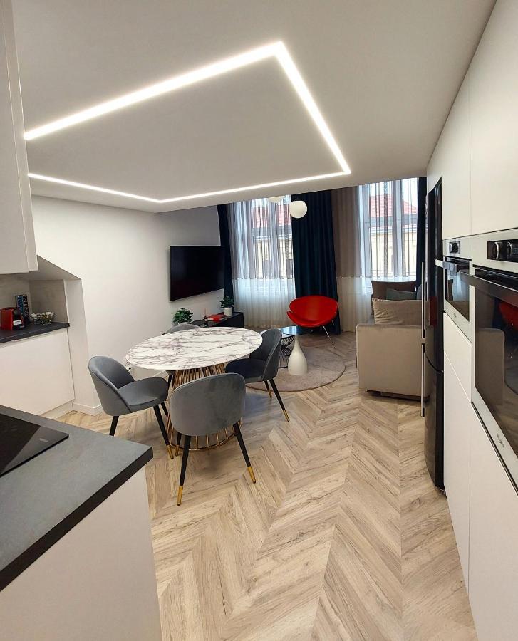 Central Gallery Apartment Debrecen Exteriör bild