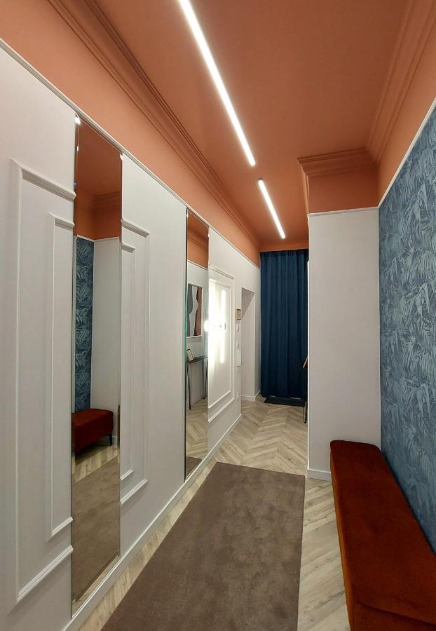 Central Gallery Apartment Debrecen Exteriör bild