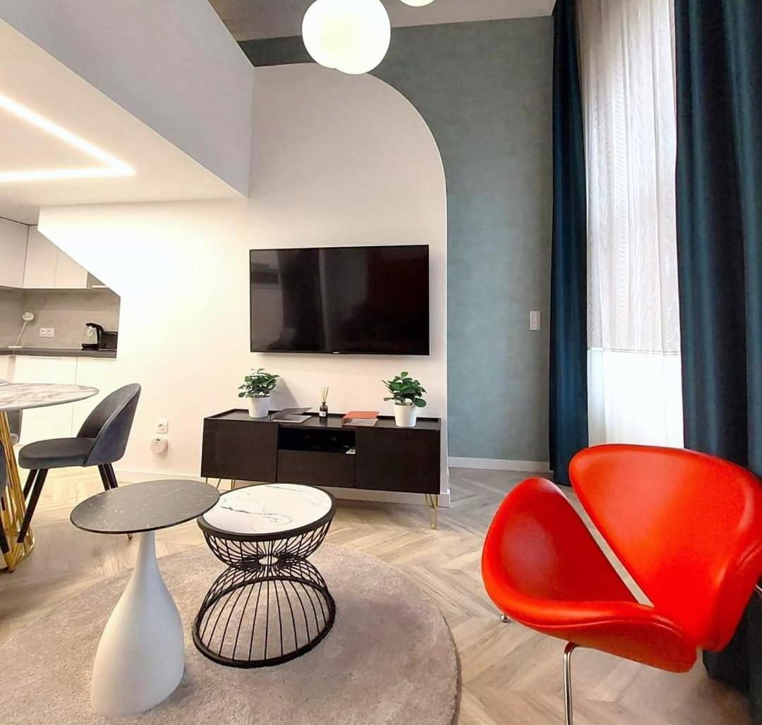 Central Gallery Apartment Debrecen Exteriör bild